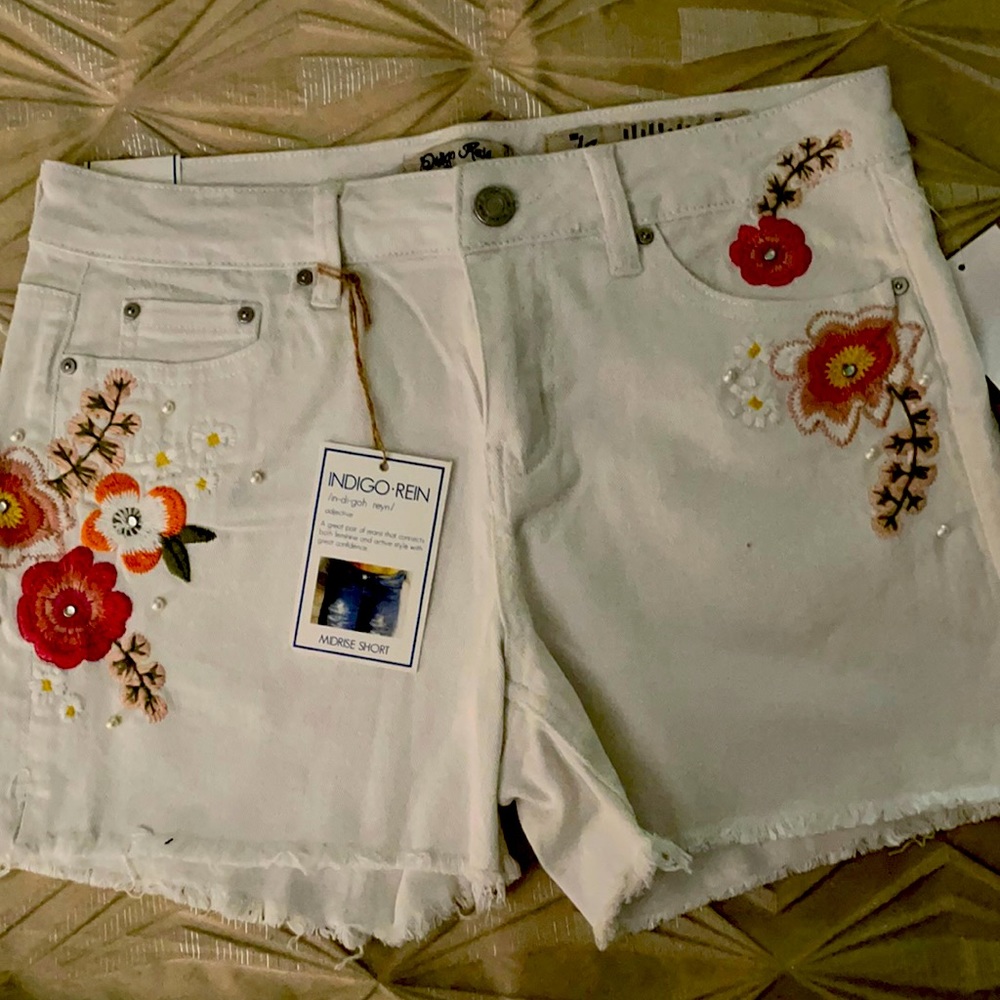 Indigo-Rein mid-rise shorts